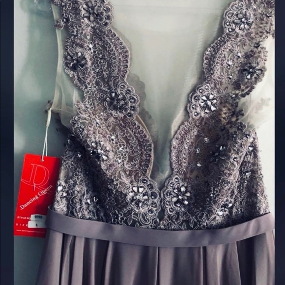 Long beautiful bridesmaid dress - Picture 3 of 4